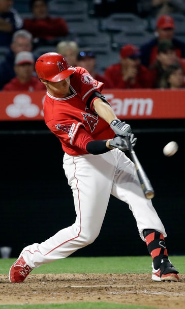 Garneau’s double in 9th gives Angels 10-9 win over A’s